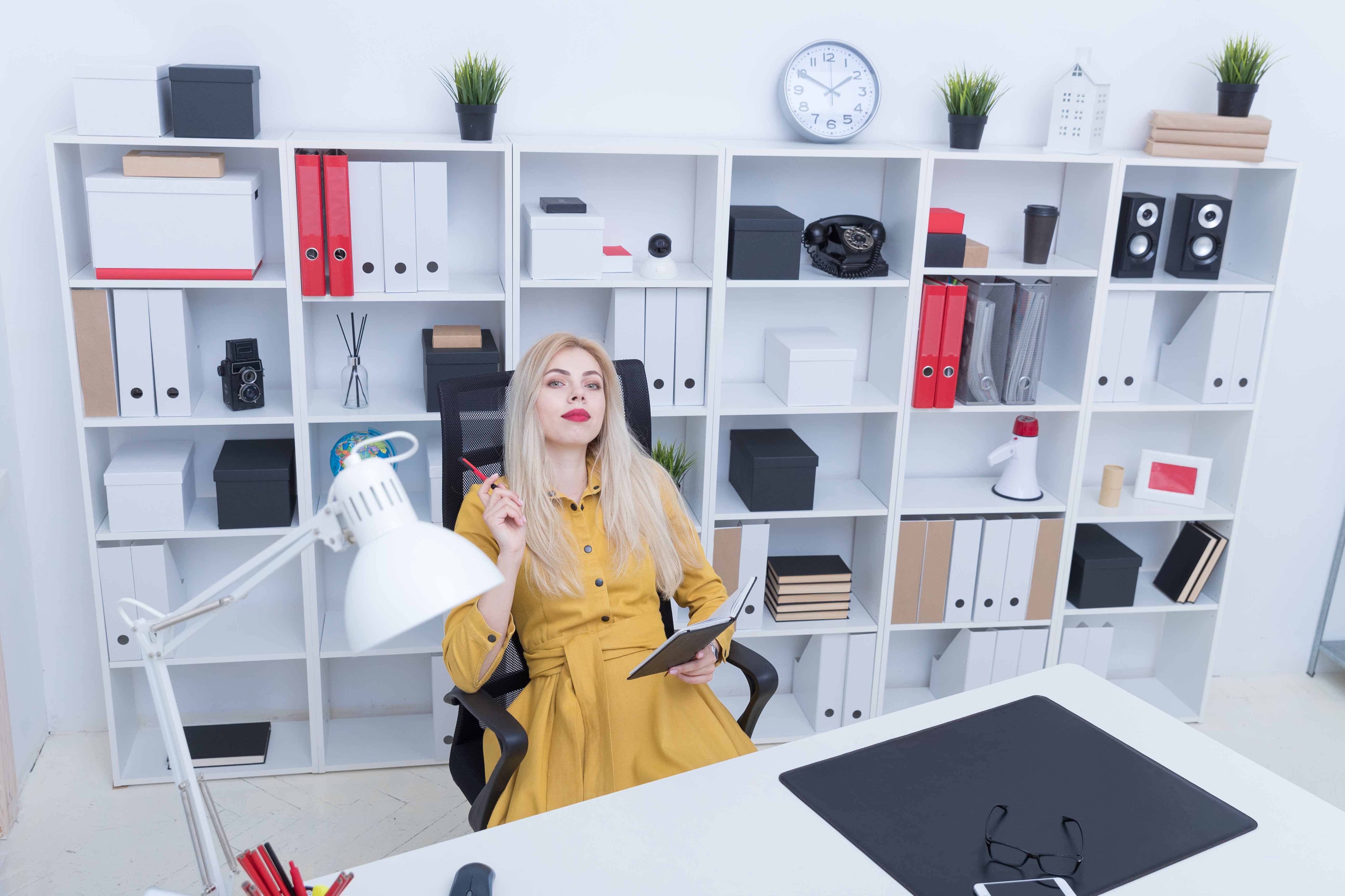 Советы по выбору мебели и освещения для рабочего места